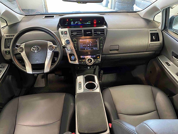 Toyota Prius 9 of 27