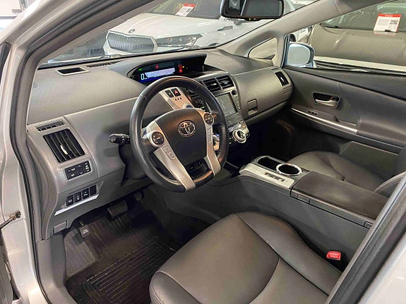 Toyota Prius 10 of 27
