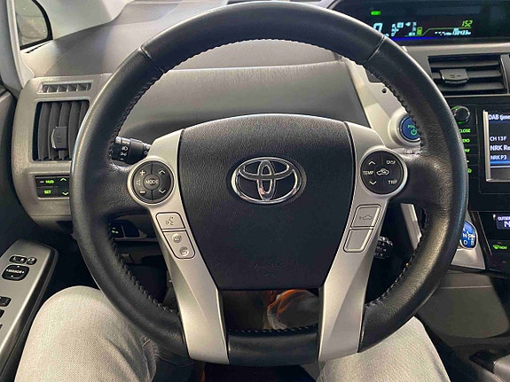 Toyota Prius 13 of 27