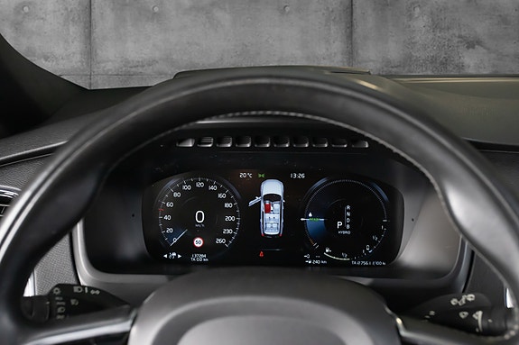 Volvo XC90 15 of 23