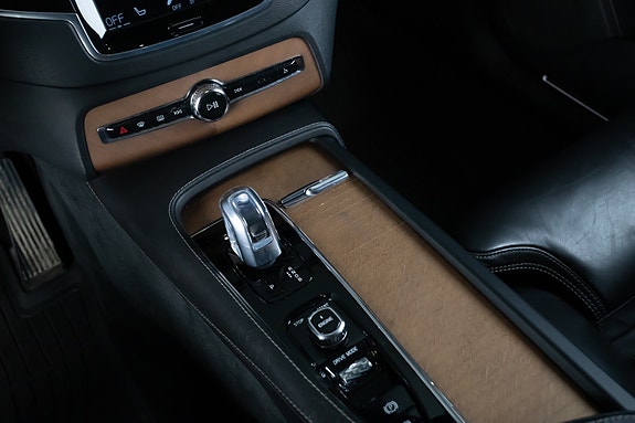 Volvo XC90 19 of 23