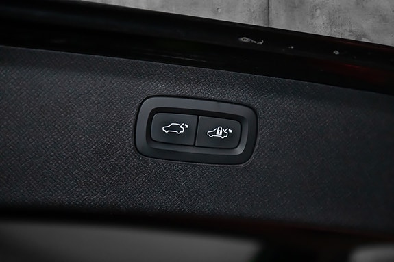 Volvo XC90 23 of 23