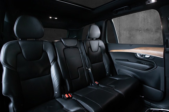 Volvo XC90 11 of 23