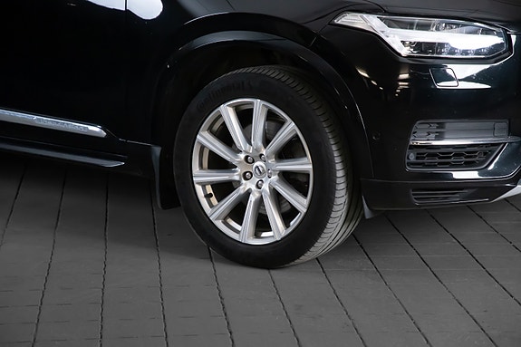 Volvo XC90 13 of 23