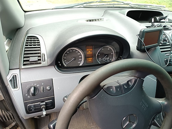Mercedes-Benz Vito 115 12 of 30