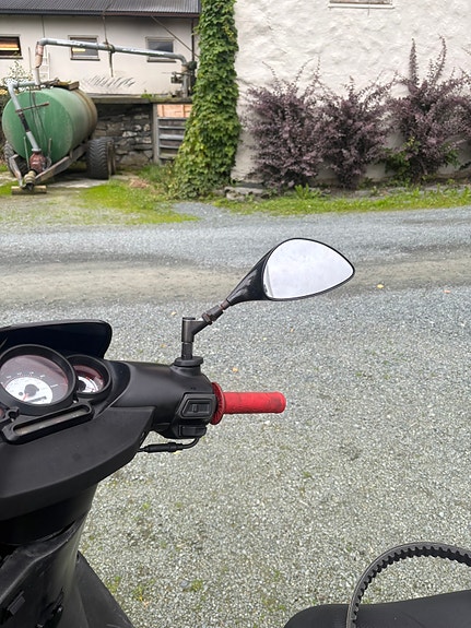 Aprilia SR 50 12 of 17