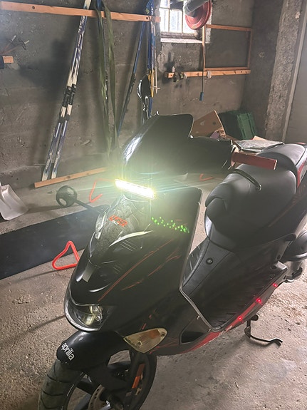 Aprilia SR 50 16 of 17