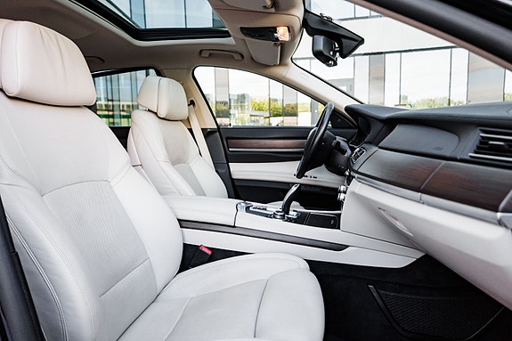 BMW 730d 28 of 30