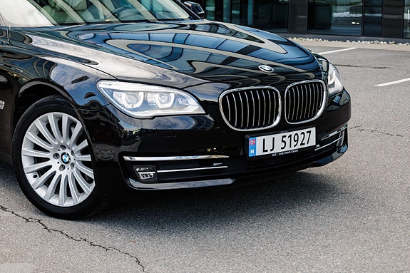 BMW 730d 4 of 30
