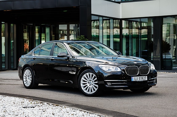 BMW 730d 3 of 30