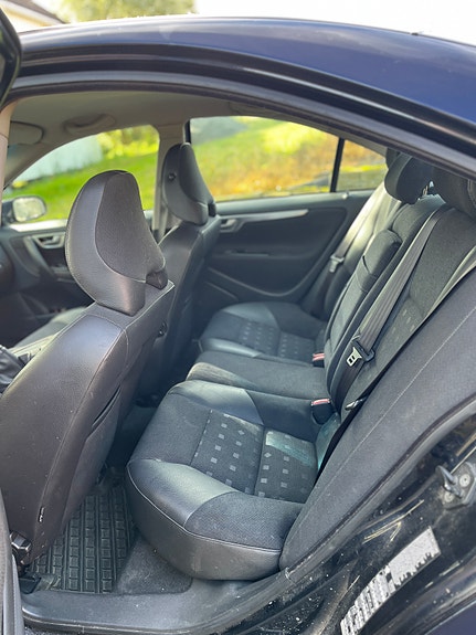 Volvo S60 8 of 11