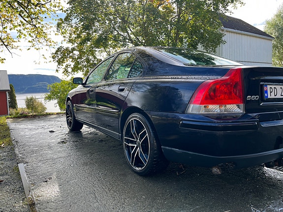 Volvo S60 4 of 11