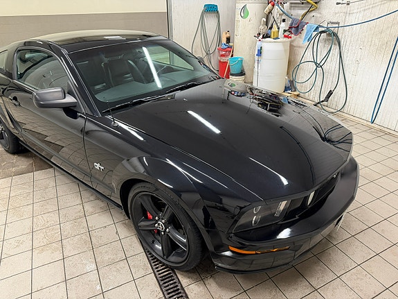 Ford Mustang 7 of 21