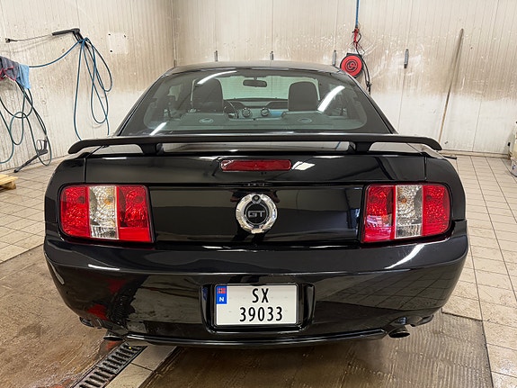 Ford Mustang 5 of 21
