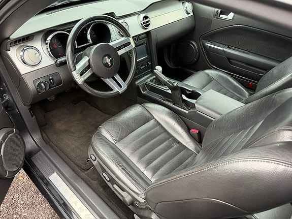 Ford Mustang 11 of 21