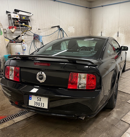 Ford Mustang 6 of 21