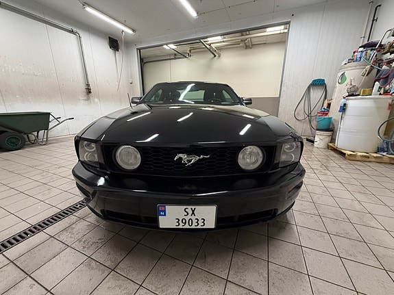 Ford Mustang 9 of 21
