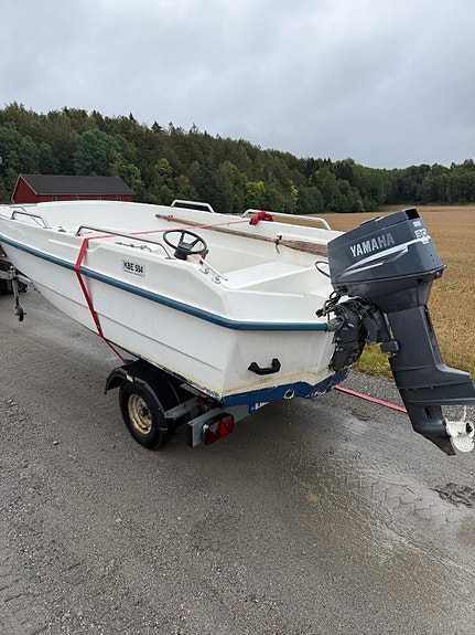 Yamaha 30 hk 3 syl DETO 2000 modell Lang stamme m/el.tilt og el.start autolube