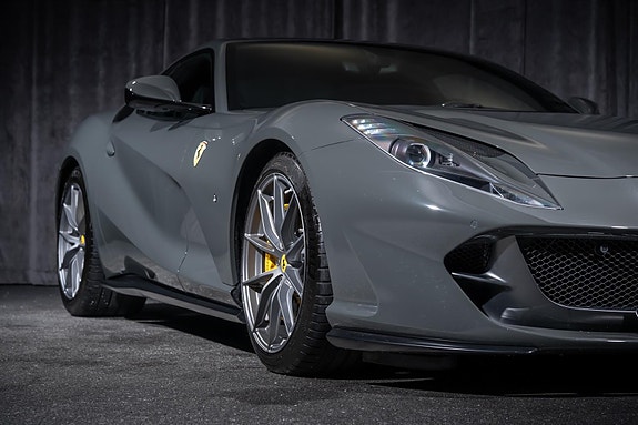 Ferrari 812 Superfast 9 of 30