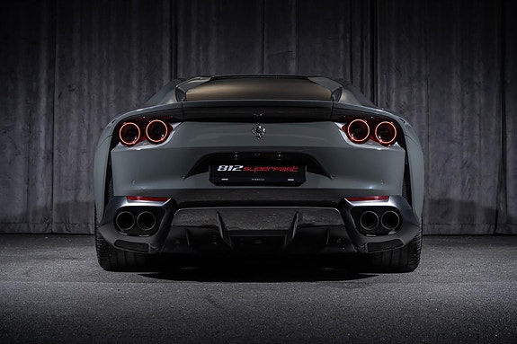 Ferrari 812 Superfast 4 of 30
