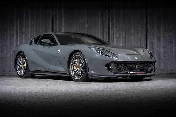 Ferrari 812 Superfast 7 of 30