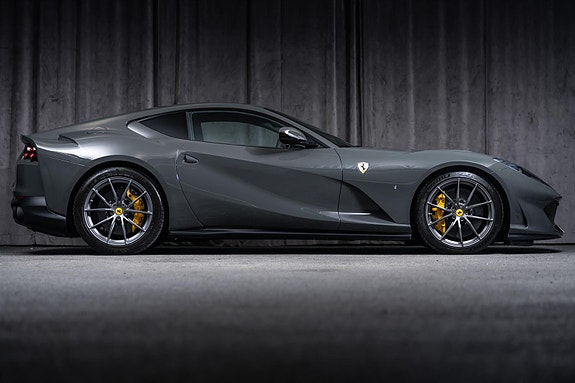 Ferrari 812 Superfast 6 of 30