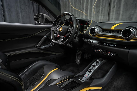 Ferrari 812 Superfast 23 of 30