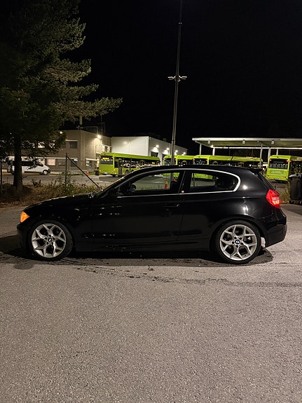 BMW 118d 8 of 25