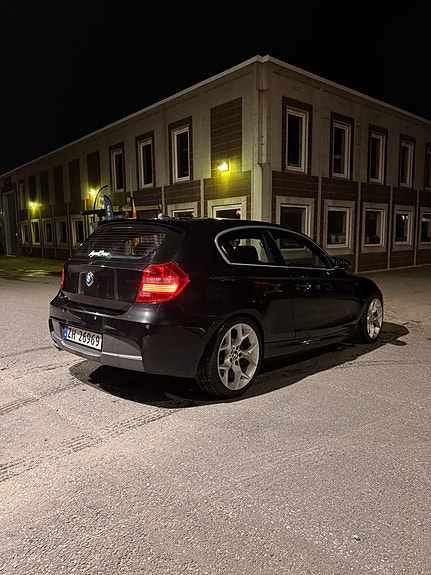 BMW 118d 4 of 25