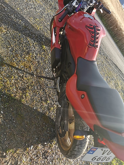 Yamaha TZR 50 6 of 8