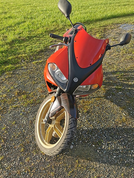 Yamaha TZR 50 2 of 8