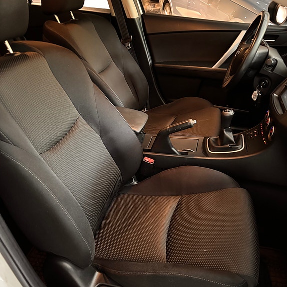 Mazda 3 9 of 19