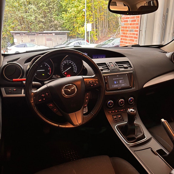 Mazda 3 8 of 19