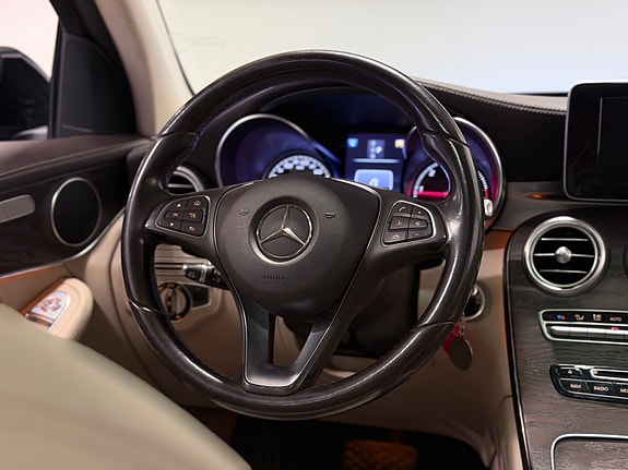 Mercedes-Benz GLC220 d 17 of 30
