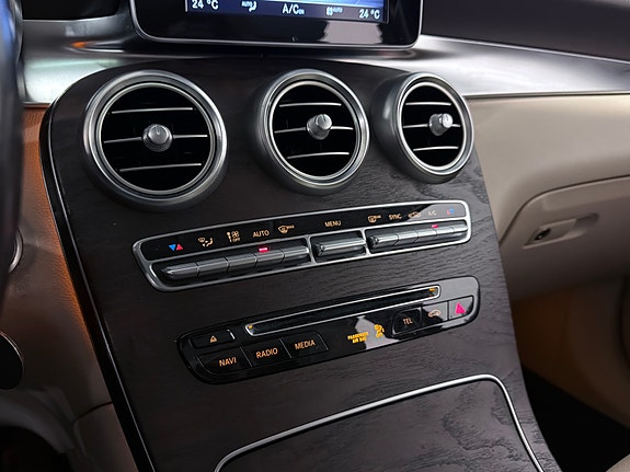 Mercedes-Benz GLC220 d 25 of 30