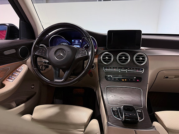 Mercedes-Benz GLC220 d 16 of 30
