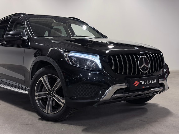 Mercedes-Benz GLC220 d 2 of 30
