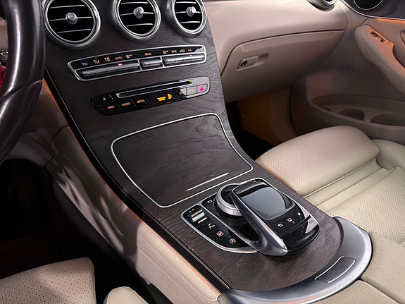 Mercedes-Benz GLC220 d 23 of 30