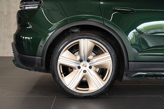 Porsche Macan 24 of 26