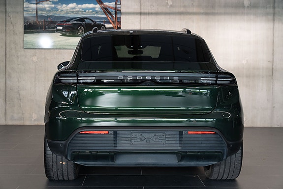 Porsche Macan 6 of 26