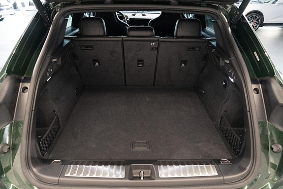 Porsche Macan 26 of 26
