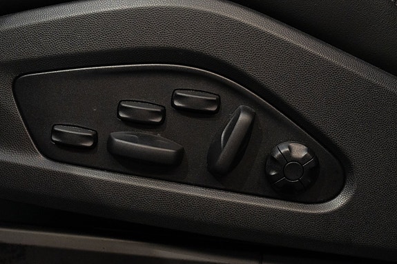 Porsche Macan 21 of 26