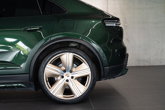 Porsche Macan 23 of 26