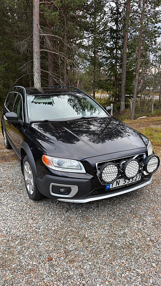 Volvo XC70 2 of 30