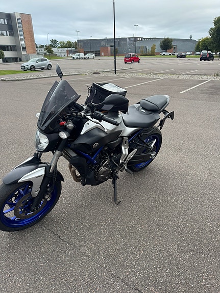 Yamaha MT-07 3 of 11