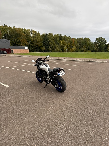 Yamaha MT-07 6 of 11