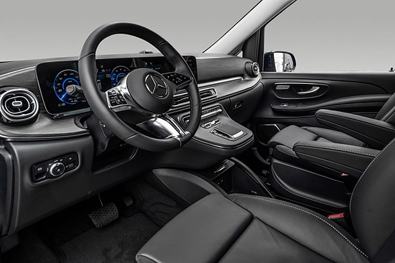 Mercedes-Benz EQV300 17 of 30