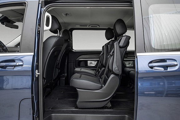 Mercedes-Benz EQV300 16 of 30