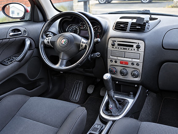 Alfa Romeo 147 12 of 15