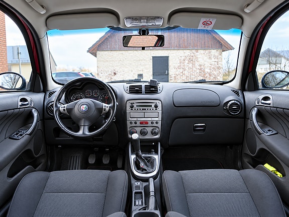 Alfa Romeo 147 11 of 15